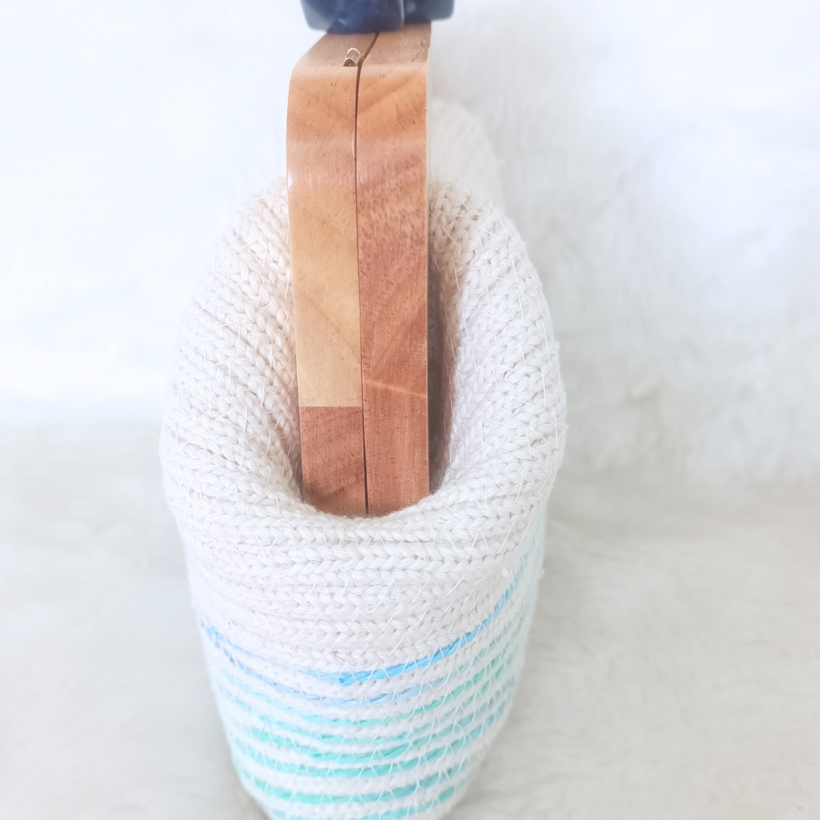 Ahşap burslu kremrengi  mavi geçişli modern tasarım el,clutch çanta