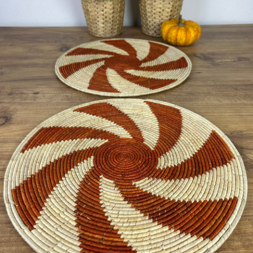 El Yapımı Desenli 2’li Hasır Supla Seti 30cm Çap – Amerikan Servis, Dayanıklı Örgü, Modern Rustik Masa Dekoru - 2