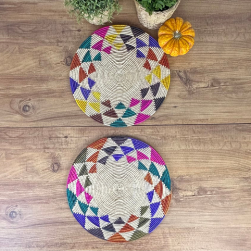 El Yapımı Desenli 2’li Hasır Supla Seti 30cm Çap – Amerikan Servis, Dayanıklı Örgü, Modern Rustik Masa Dekoru - Sodecoration