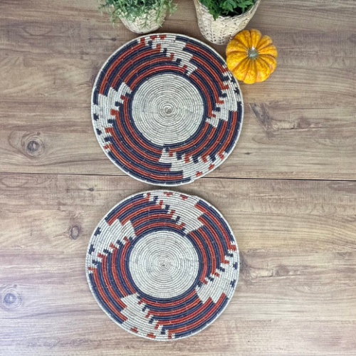 El Yapımı Desenli 2’li Hasır Supla Seti 30cm Çap – Amerikan Servis, Dayanıklı Örgü, Modern Rustik Masa Dekoru - Sodecoration