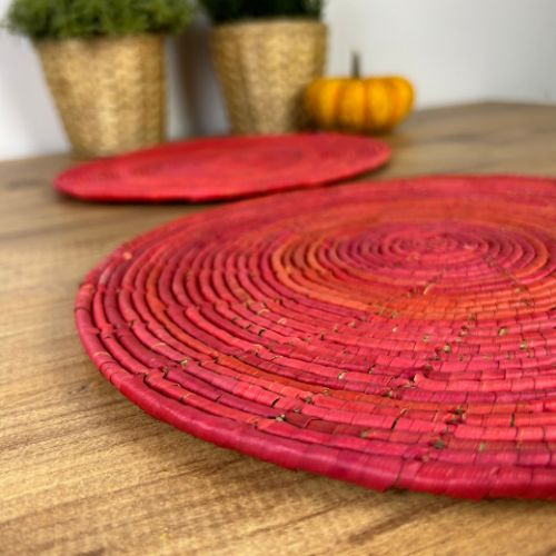 El Yapımı Kırmızı 2’li Hasır Supla Seti 30cm Çap – Amerikan Servis, Dayanıklı Örgü, Modern Rustik Masa Dekoru - 2