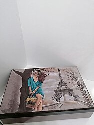 Paristeki Kadın Takı Kutusu - 1