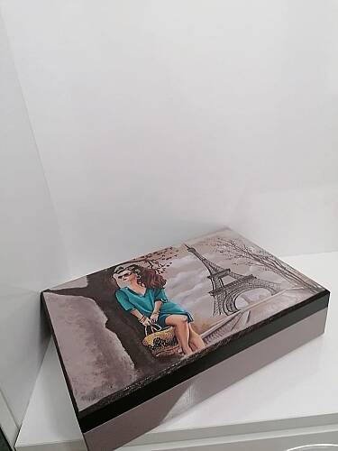 Paristeki Kadın Takı Kutusu - 3