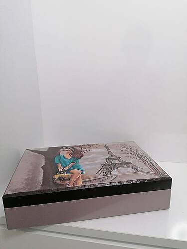 Paristeki Kadın Takı Kutusu - 4