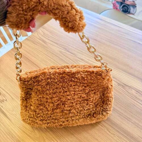 Tarçın rengi el örgüsü peluş çanta - 2